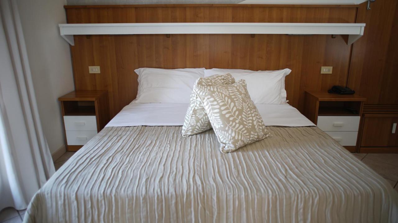 Hotel Emi Lippo Екстериор снимка